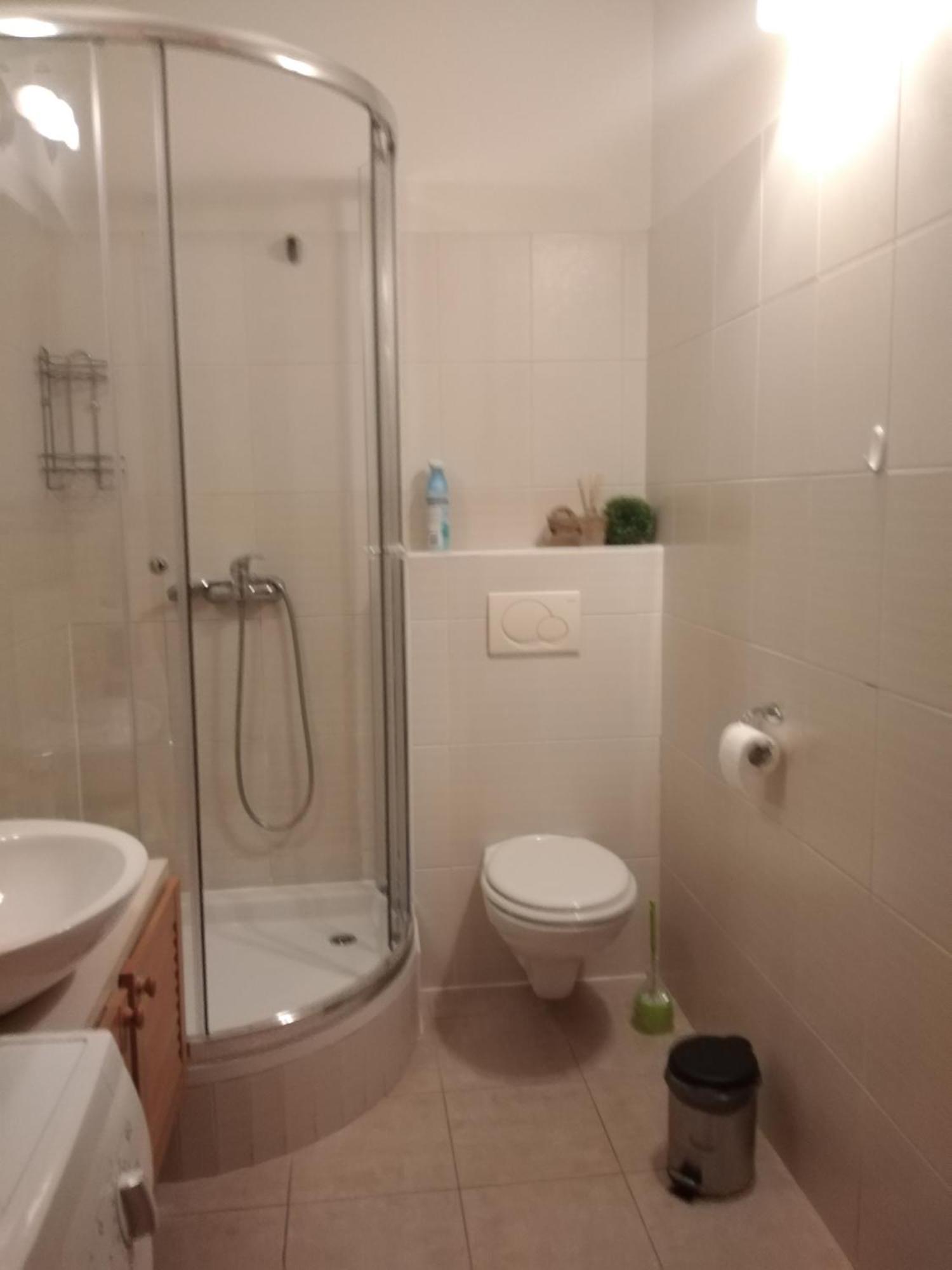 Kirka Apartman *